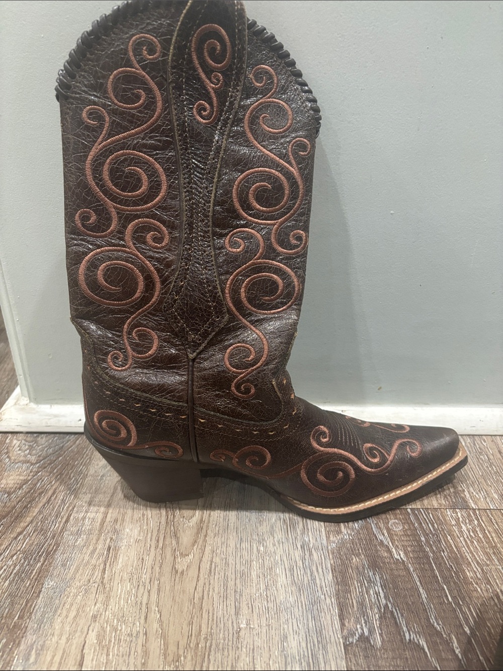 Ariat Women's Brown Embroidered Western Cowboy Boot Sz 7